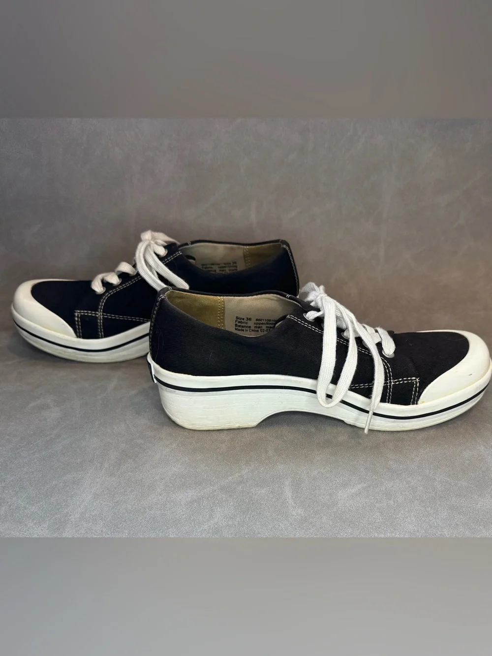 Dansko Black Canvas Lace-Up Slip Resistant Clogs Women’s EU 36 US 5.5-6